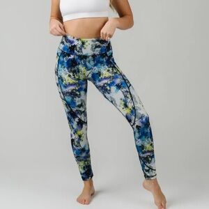 Zyia - Twilight Garden Pocket Light n Tight 7/8 Leggings